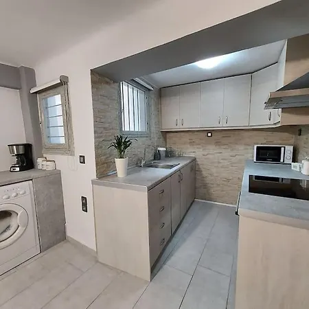 Anastasia'S Apartment With Yard Афины Экстерьер фото